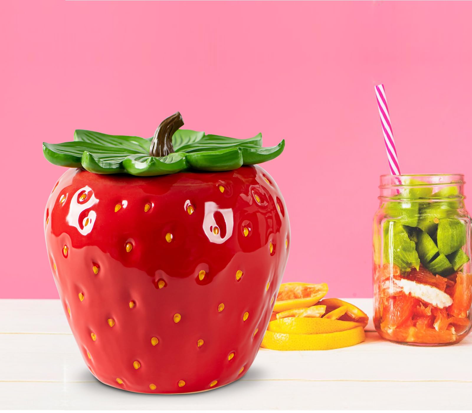 dgudgu strawberry candy jar packaging suitable as a charming gift.