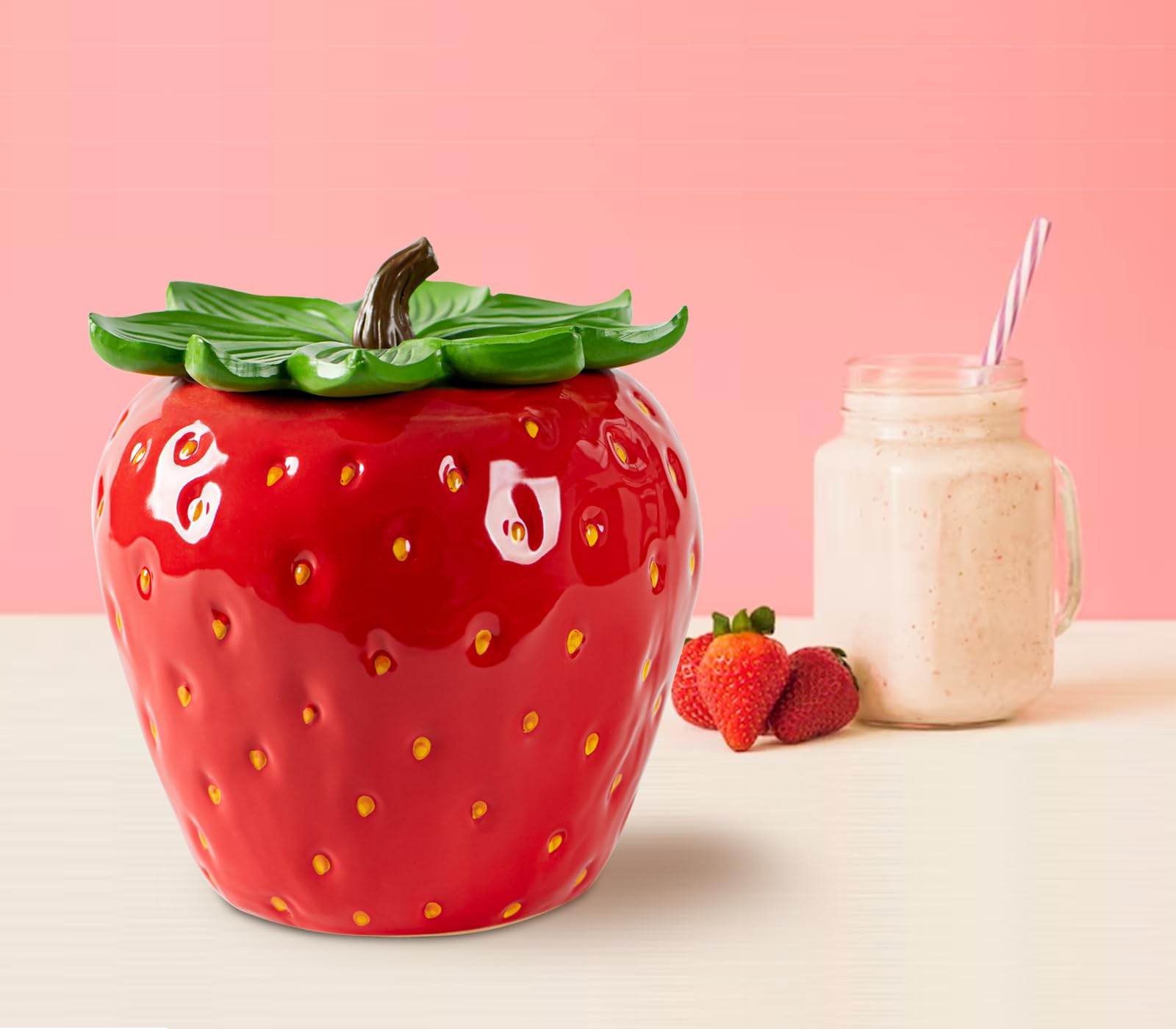dgudgu strawberry ceramic jar large capacity suitable for cookies and sweets.