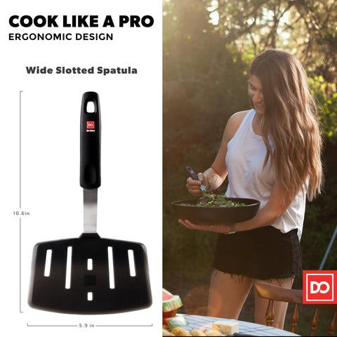 DI ORO Living ergonomic grip spatula offers comfortable control during searing.