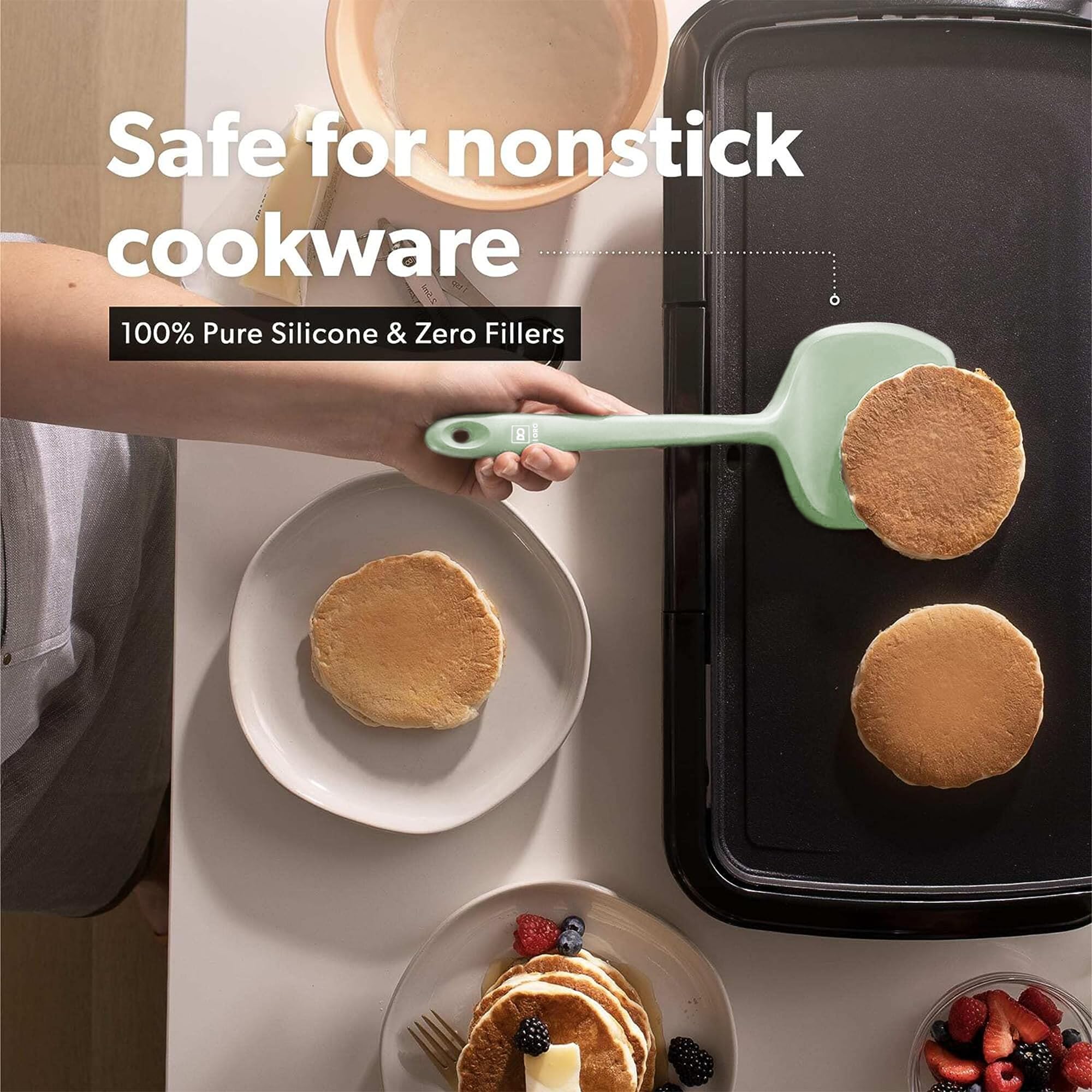 DI ORO silicone turner spatula set lifts fish fillets gently and safely.