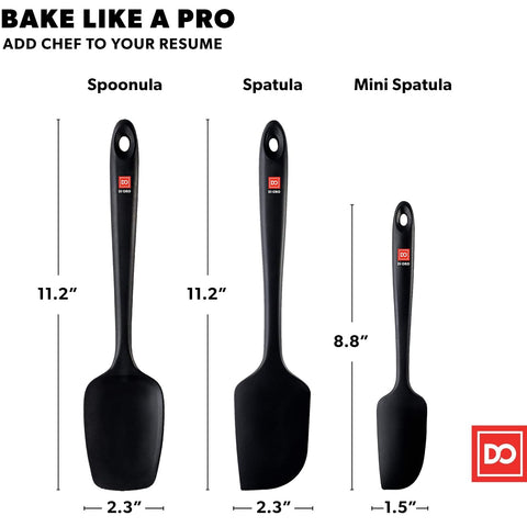 DI ORO three-piece set offers flexible scraping, batter mixing, and spatula tasks.