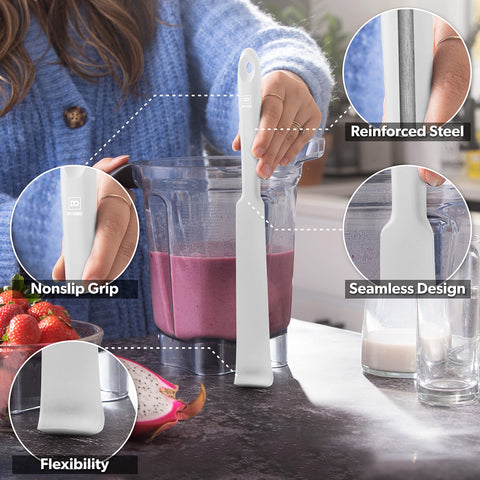 DI ORO spatula with stainless steel core blends strength and flexibility.