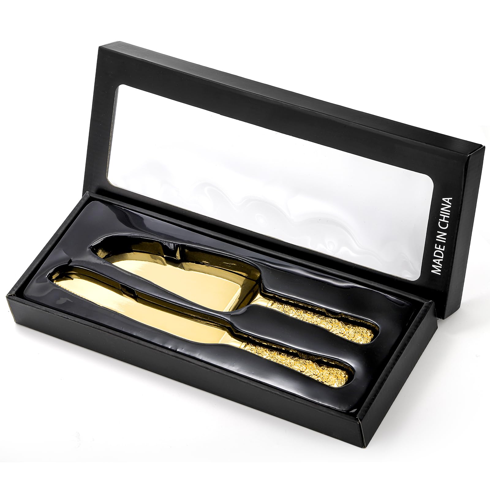 Dicunoy mirror finish on knife and server adds luxe shine.