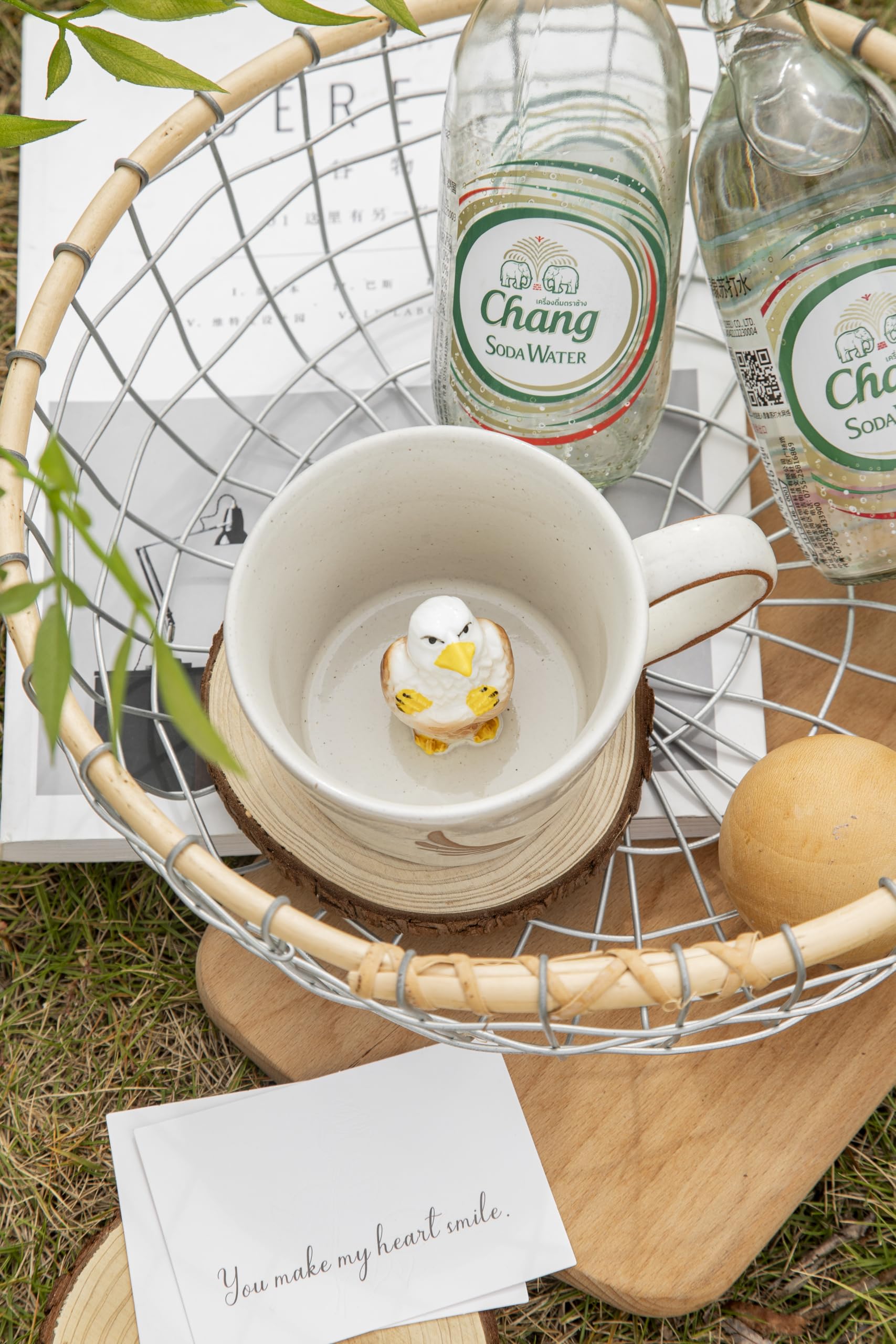 DIHOclub grey eagle mug shows textured handle threads for a tactile grip