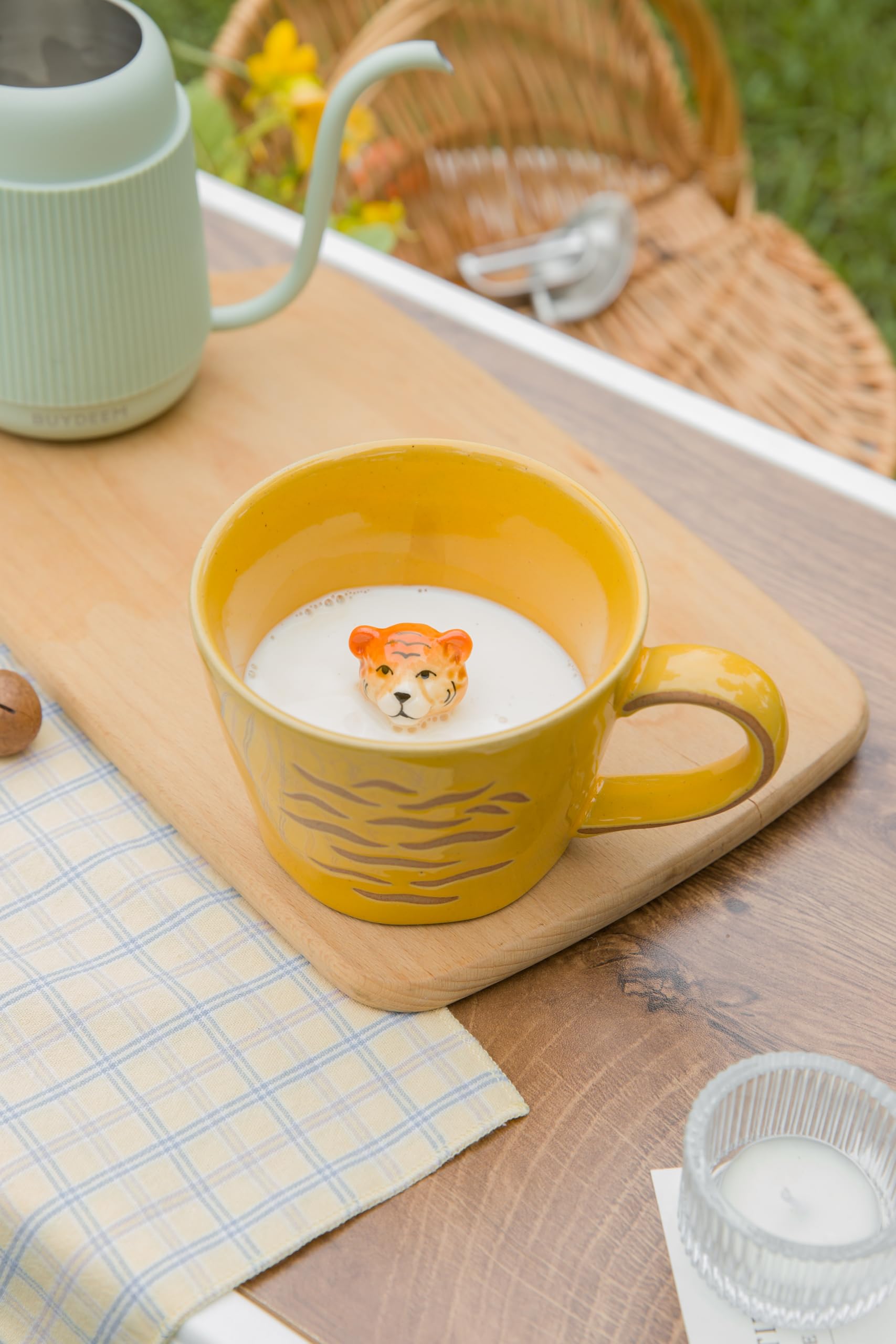 DIHOclub Lead-free tiger mug ensures safe daily hydration.
