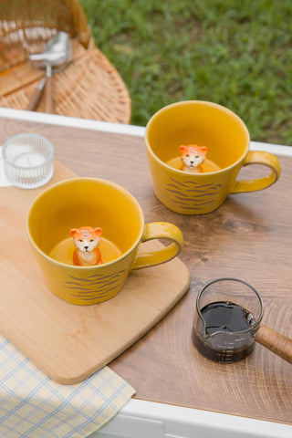 DIHOclub Tiger Cup handle shows clay texture, enhancing grip and tactile appeal.