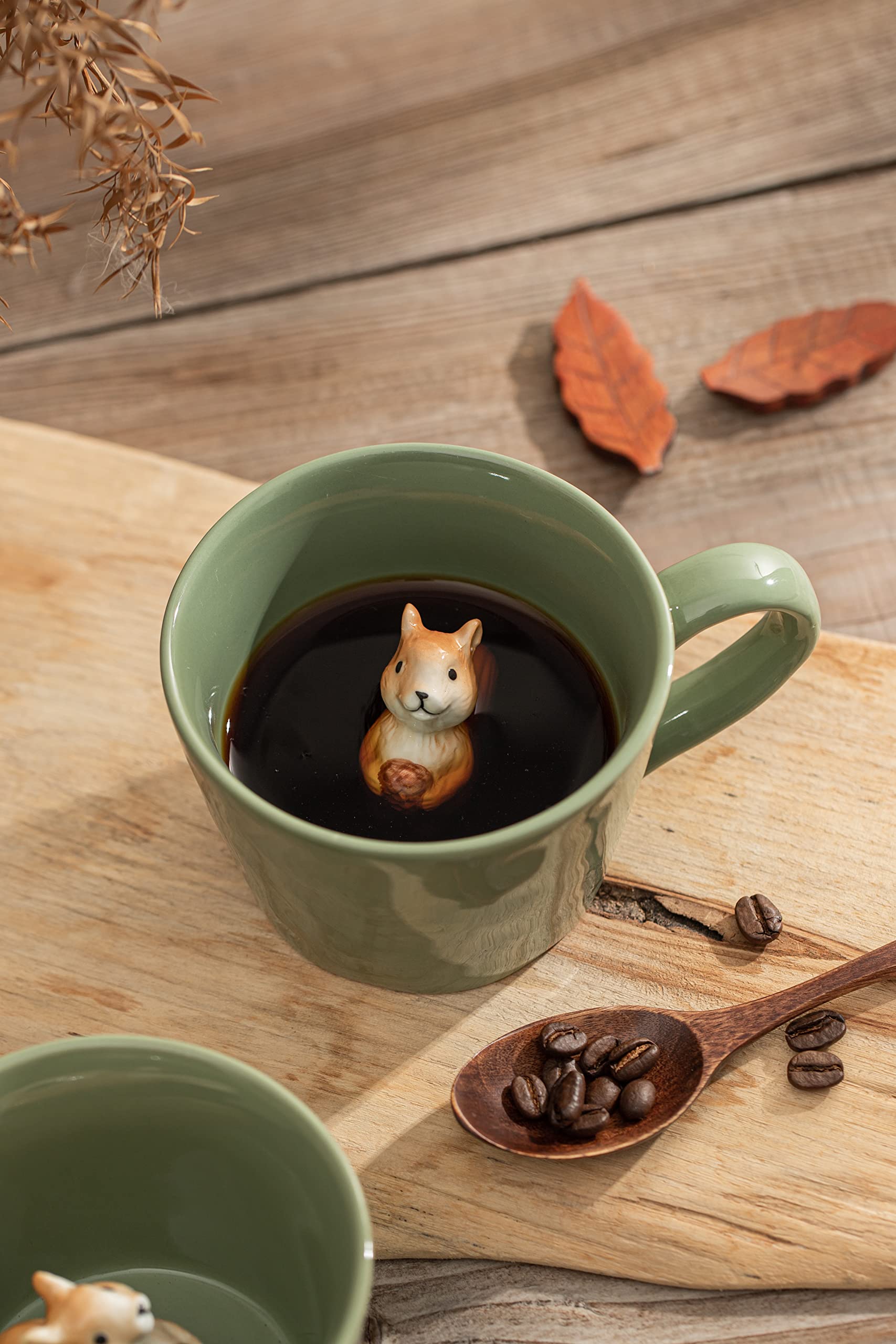 DIHOclub Squirrel mug makes a thoughtful gift for animal lovers.