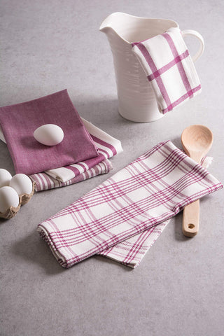 DII absorbent dishtowel ready to tackle spills and grease.
