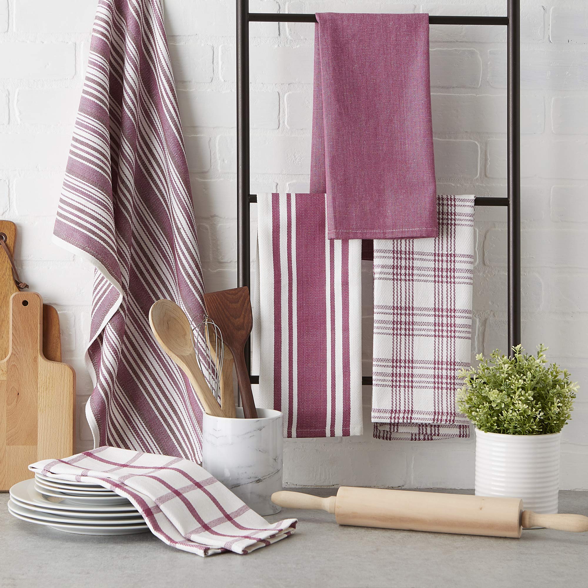 DII dishtowel with corner loop for easy hanging and quick access.