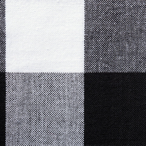 Close-up of the runner's stitched hem detail