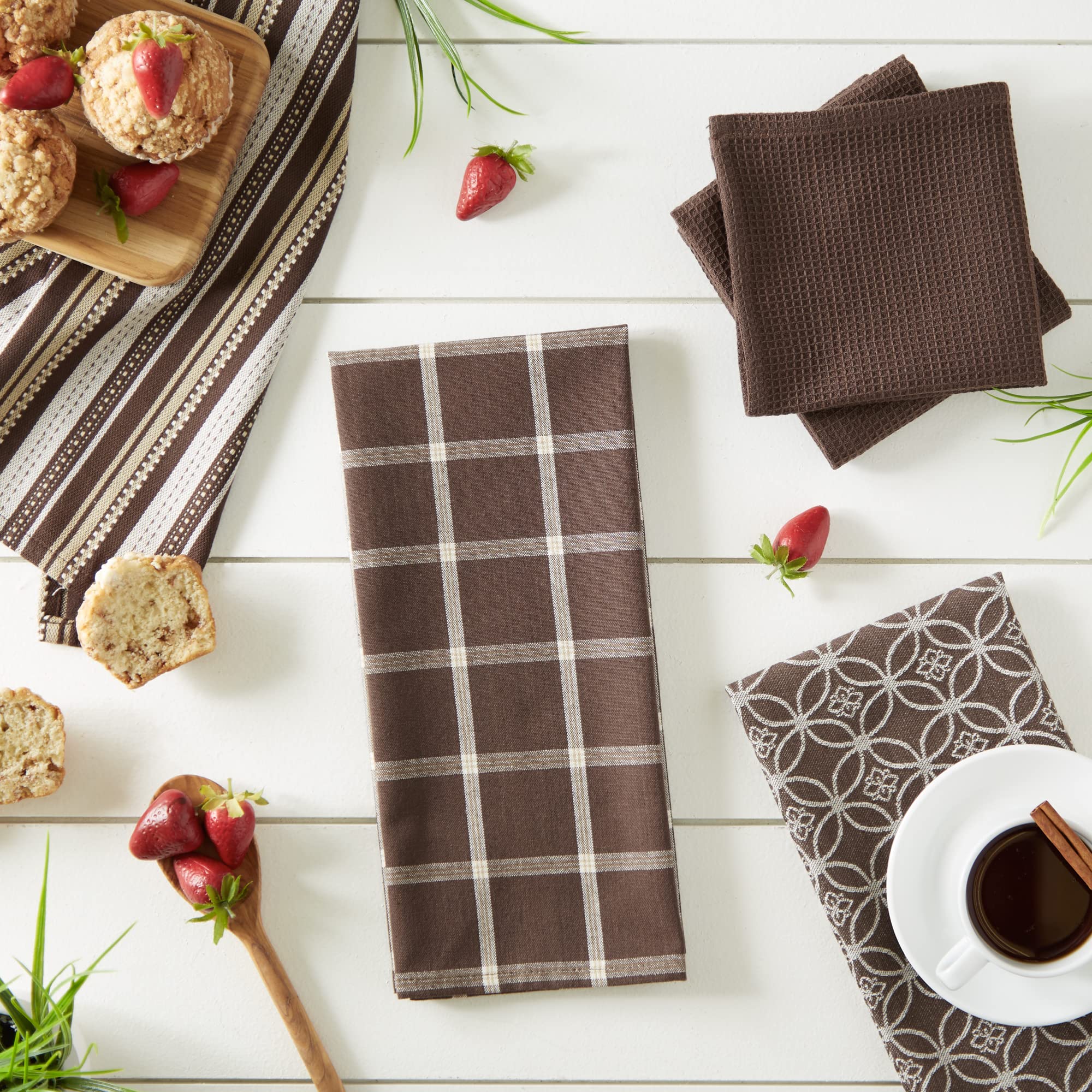DII brand dishtowel close-up showing cotton weave and durability for everyday use