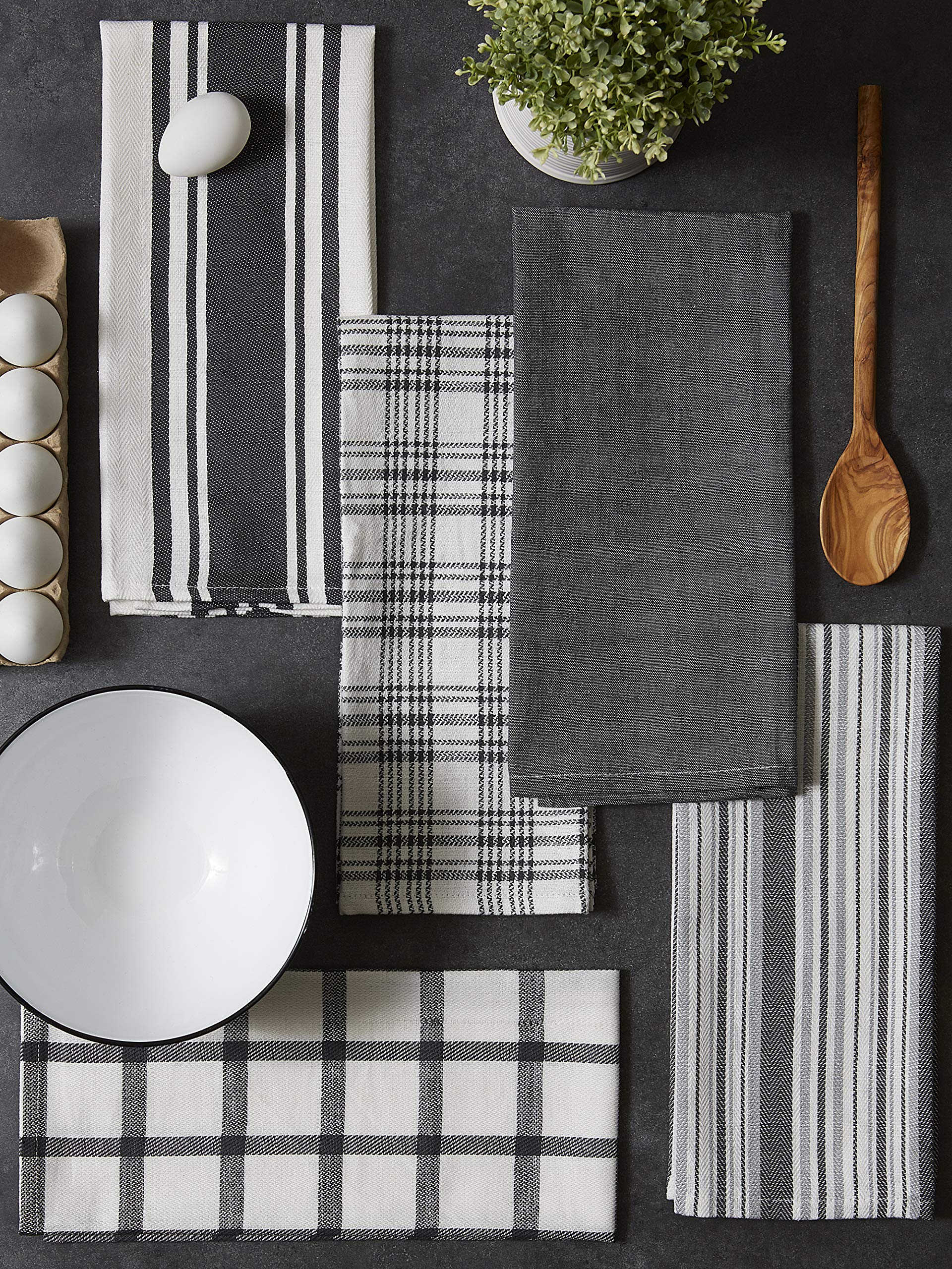DII dish towels 18x28 dry glasses quickly and leave little lint.