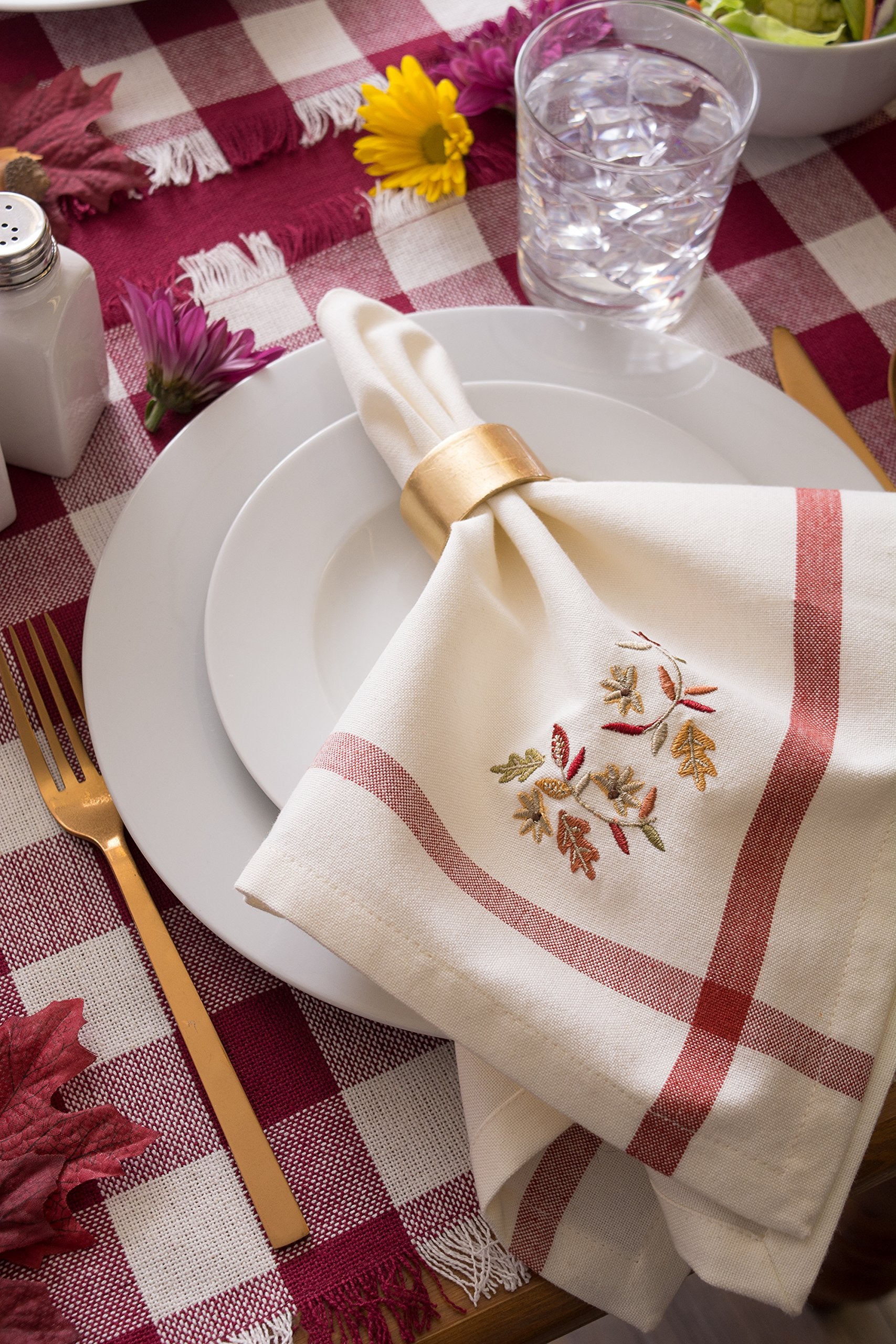 DII napkin ring holiday table decoration creates festive ambiance
