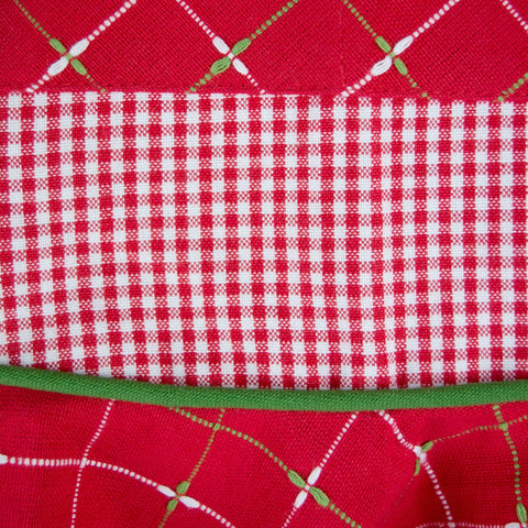 DII women's Christmas apron cotton fabric offers durability and easy care.