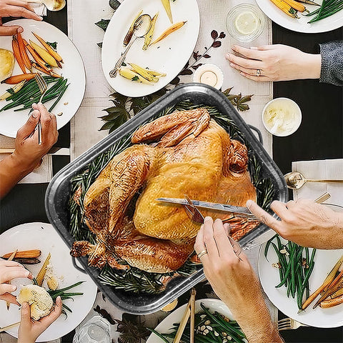 DIMESHY pan with vegetables and meat for a large family feast.