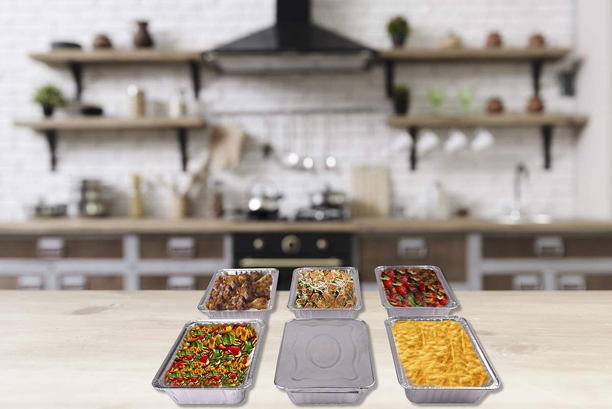 Diplastible lasagna bake pan with lid ready for oven baking and serving