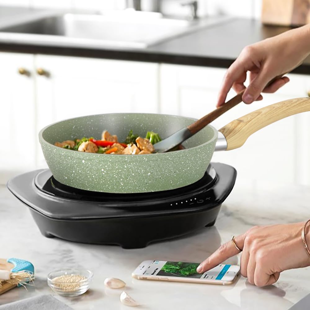 DishDelight 3-quart casserole with lid suitable for soups