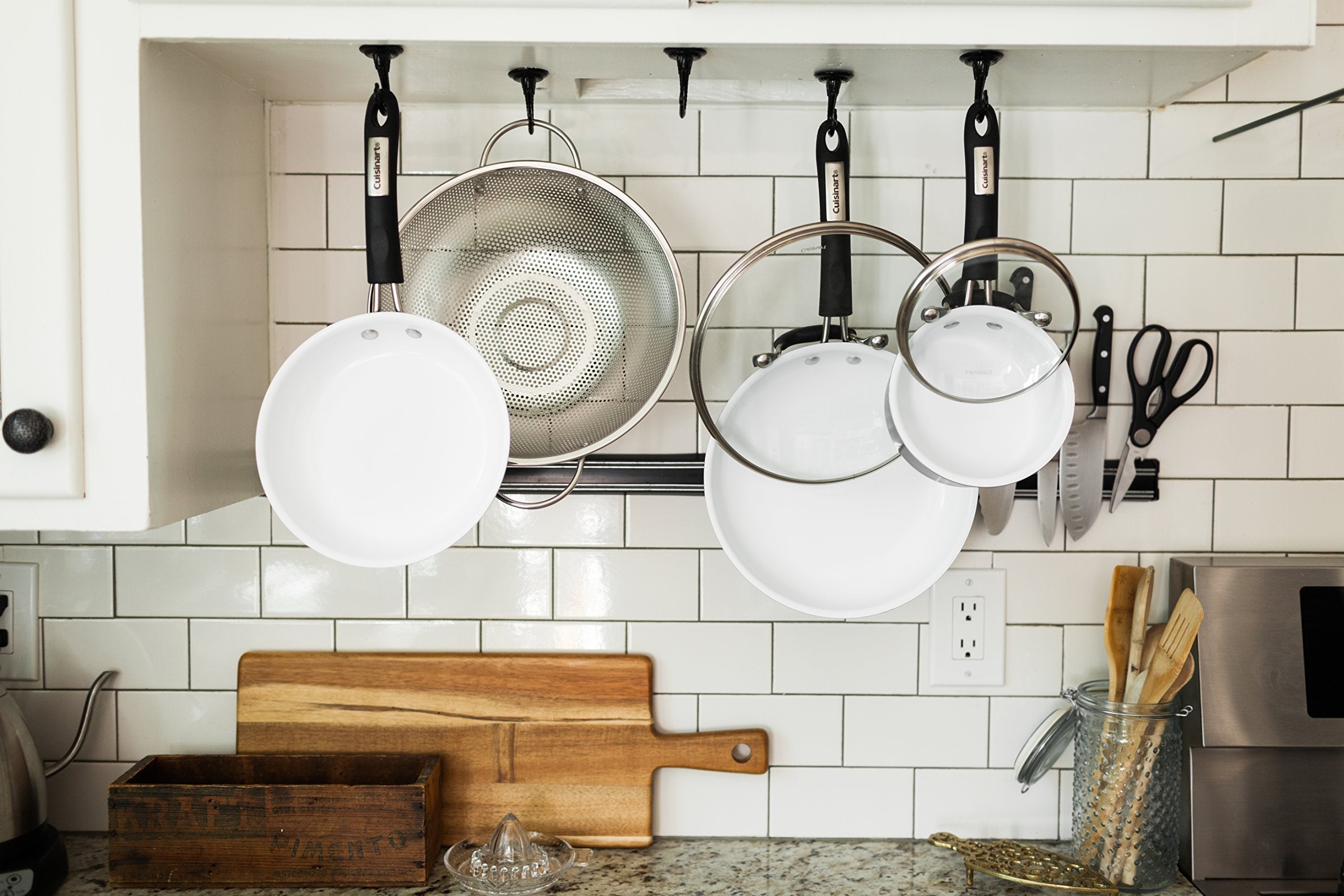 DLD colander rust-free stainless steel preserves taste and longevity.