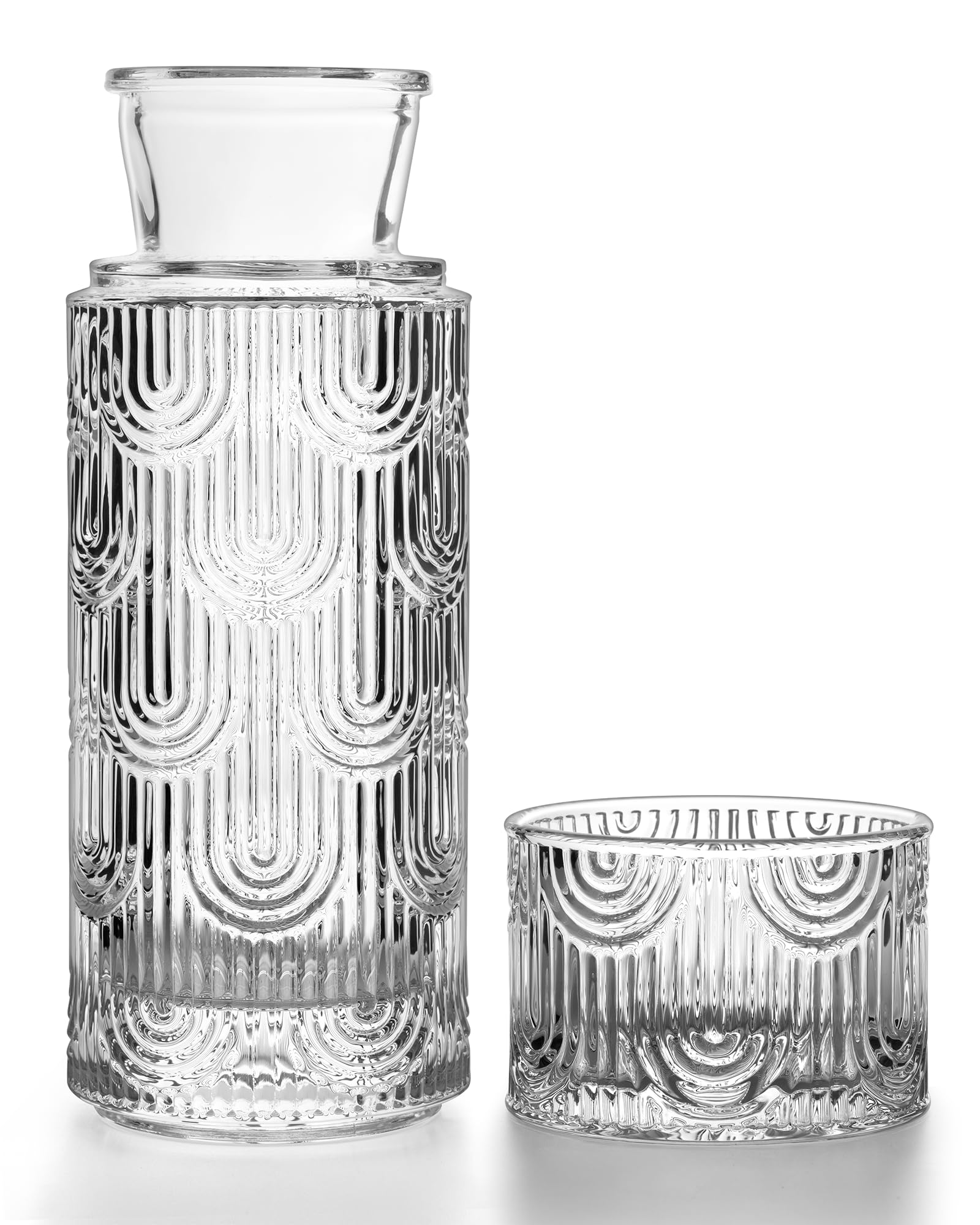DmmyAlzx bedside water carafe with lid showing dust-free design on nightstand