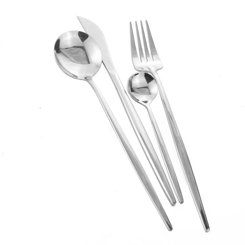 Dnalrhoi dinner knife in mirror-polish stainless steel for daily dining.