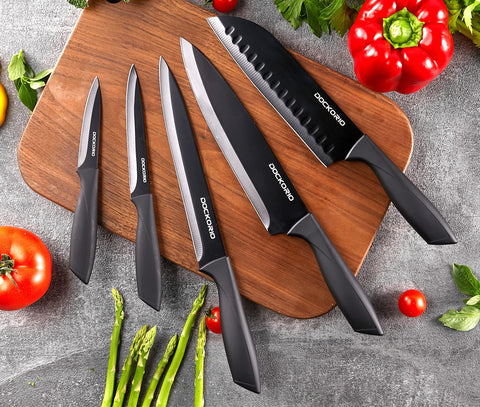 Dockorio ceramic-coated blades up close highlight easy food release.