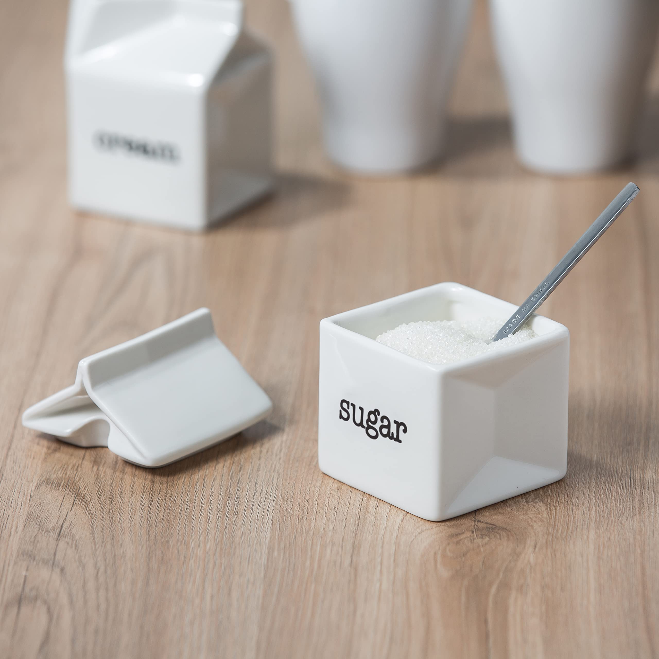 Dodococa porcelain sugar bowl with lid detail highlights smooth glaze and durability