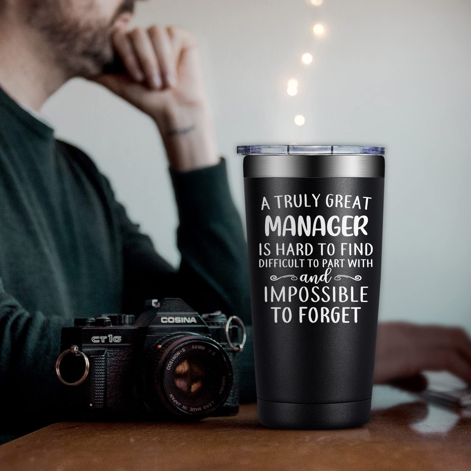 DOEARTE 20oz tumbler logo detail highlights brand quality