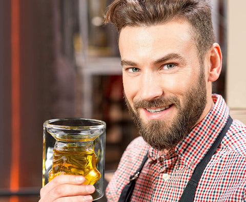 Doiaz whiskey decanter close-up shows airtight stopper preserves flavor