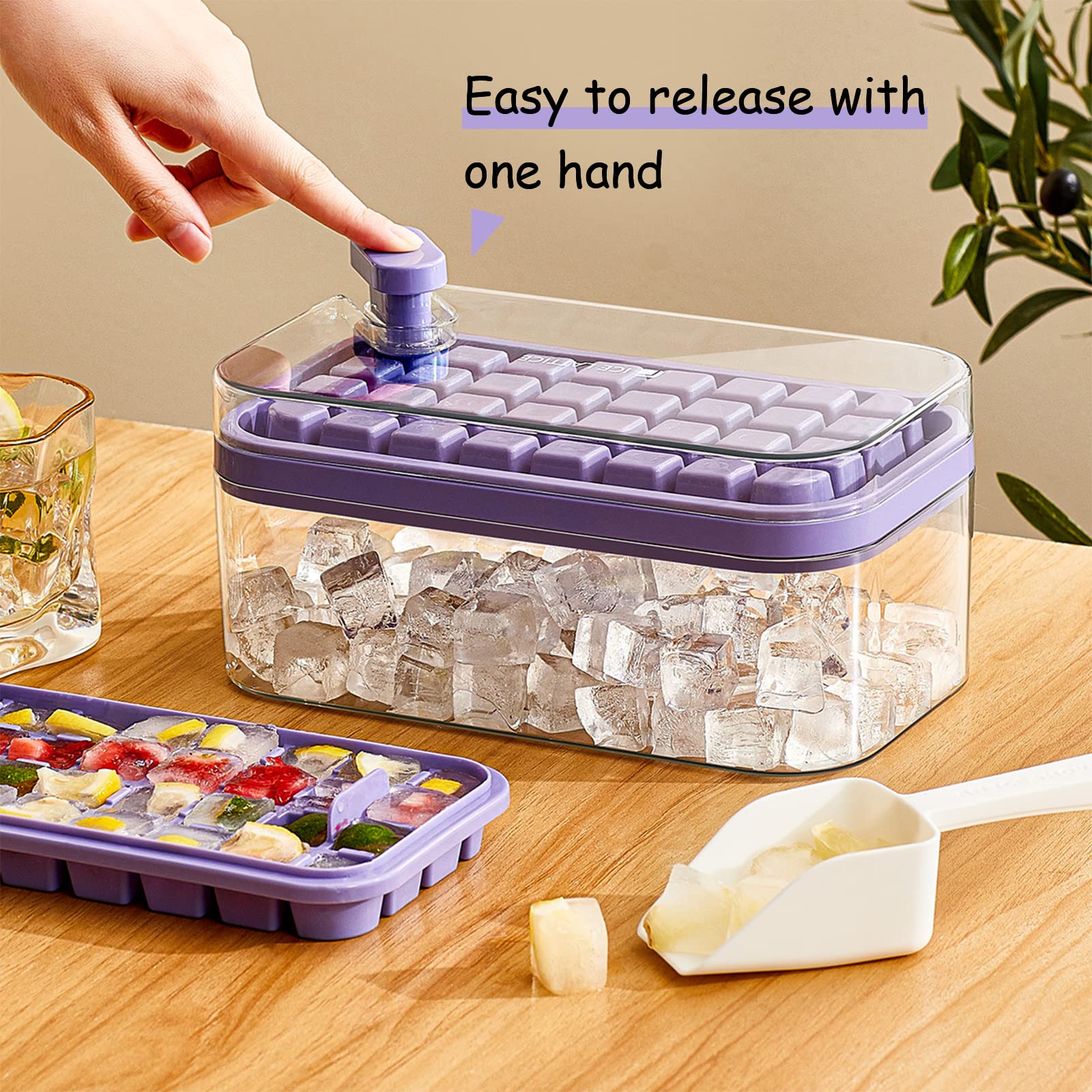 Doonly easy-release tray highlights the green button for smooth cube popping.