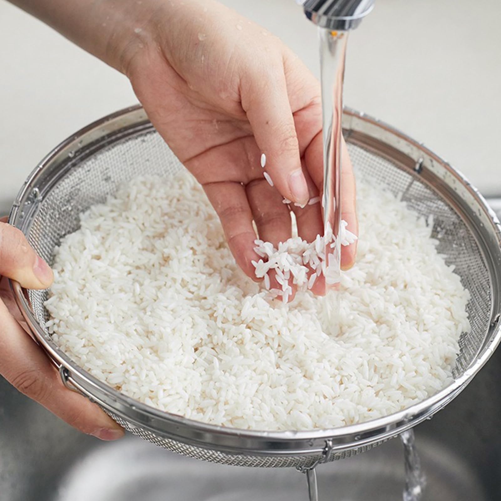 DOPMEP dishwasher-safe mesh strainer for easy cleaning after meals.