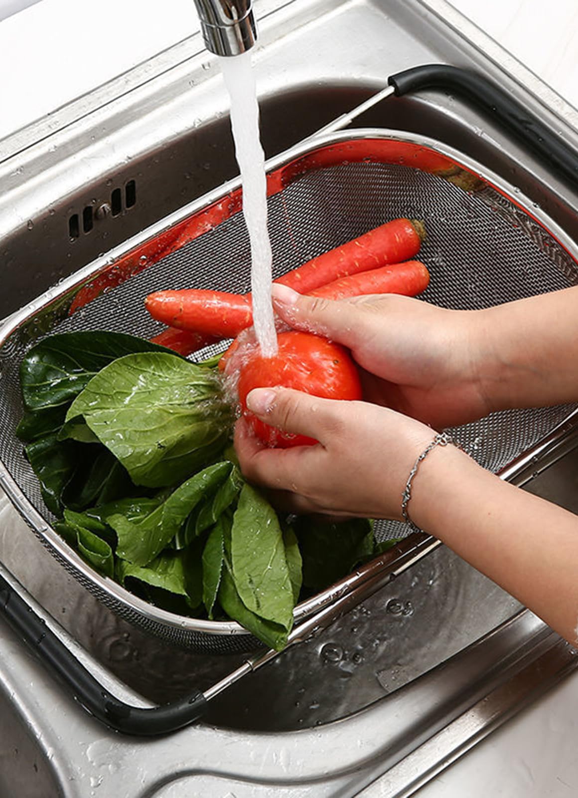 DOPMEP versatile colander handles fruits, vegetables, pasta, and grains with ease.