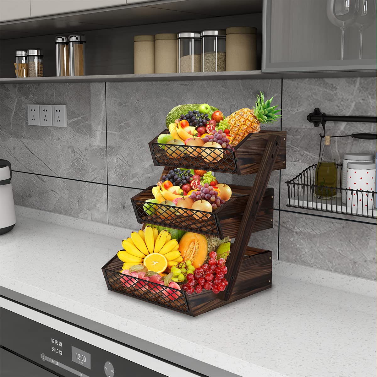 Dorhors fruit basket open mesh design showcases a rustic kitchen aesthetic.