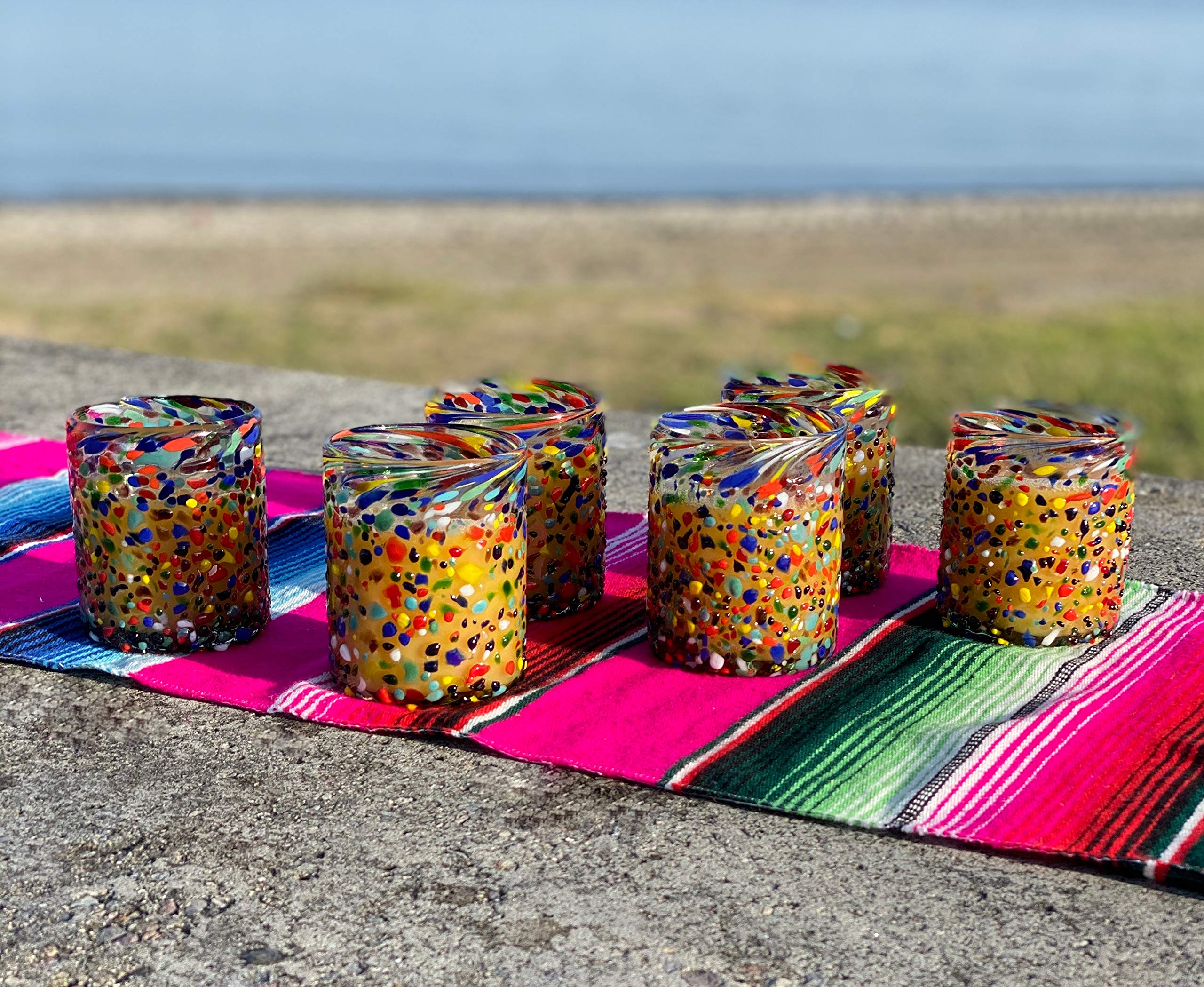 Eco-friendly recycled glass by Dos Sueños, lead-free and durable.