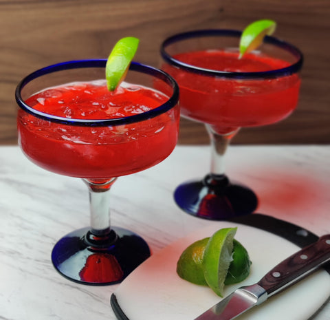 Lead-free Dos Sueños glassware, safe for everyday use.