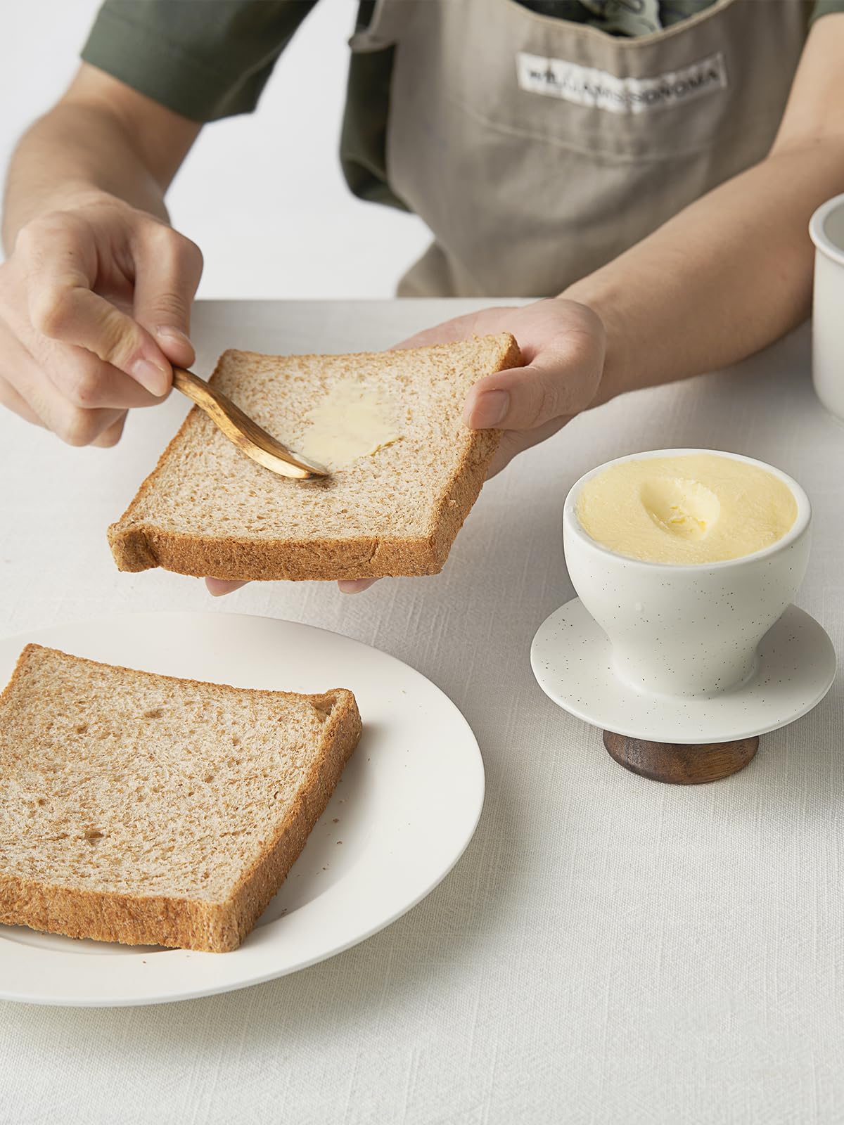 Dowan butter crock airtight seal preserves delicate butter flavor