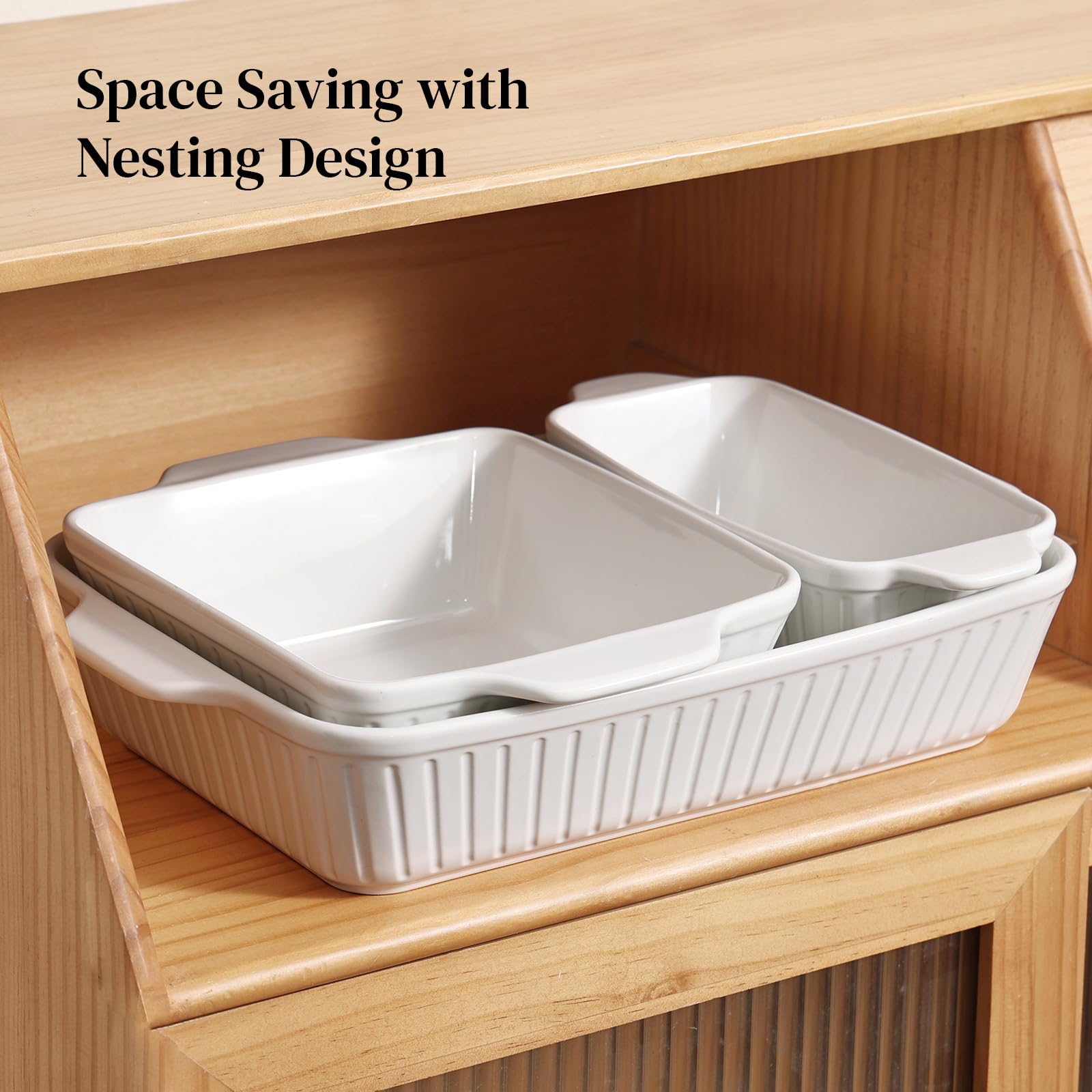 DOWAN casserole dish with wide handles for easy lifting.