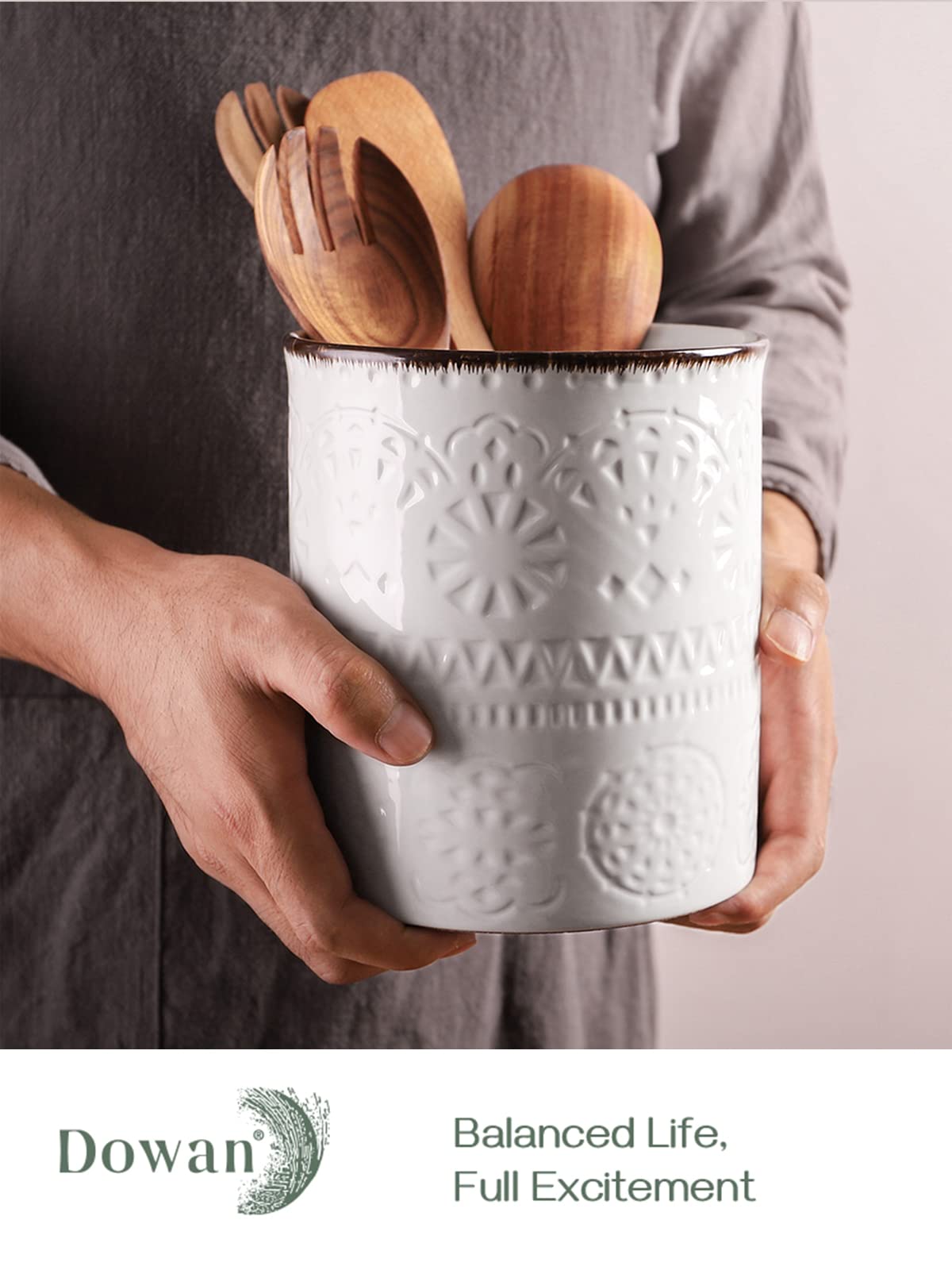 DOWAN ceramic utensil crock with anti-slip cork bottom protecting surfaces
