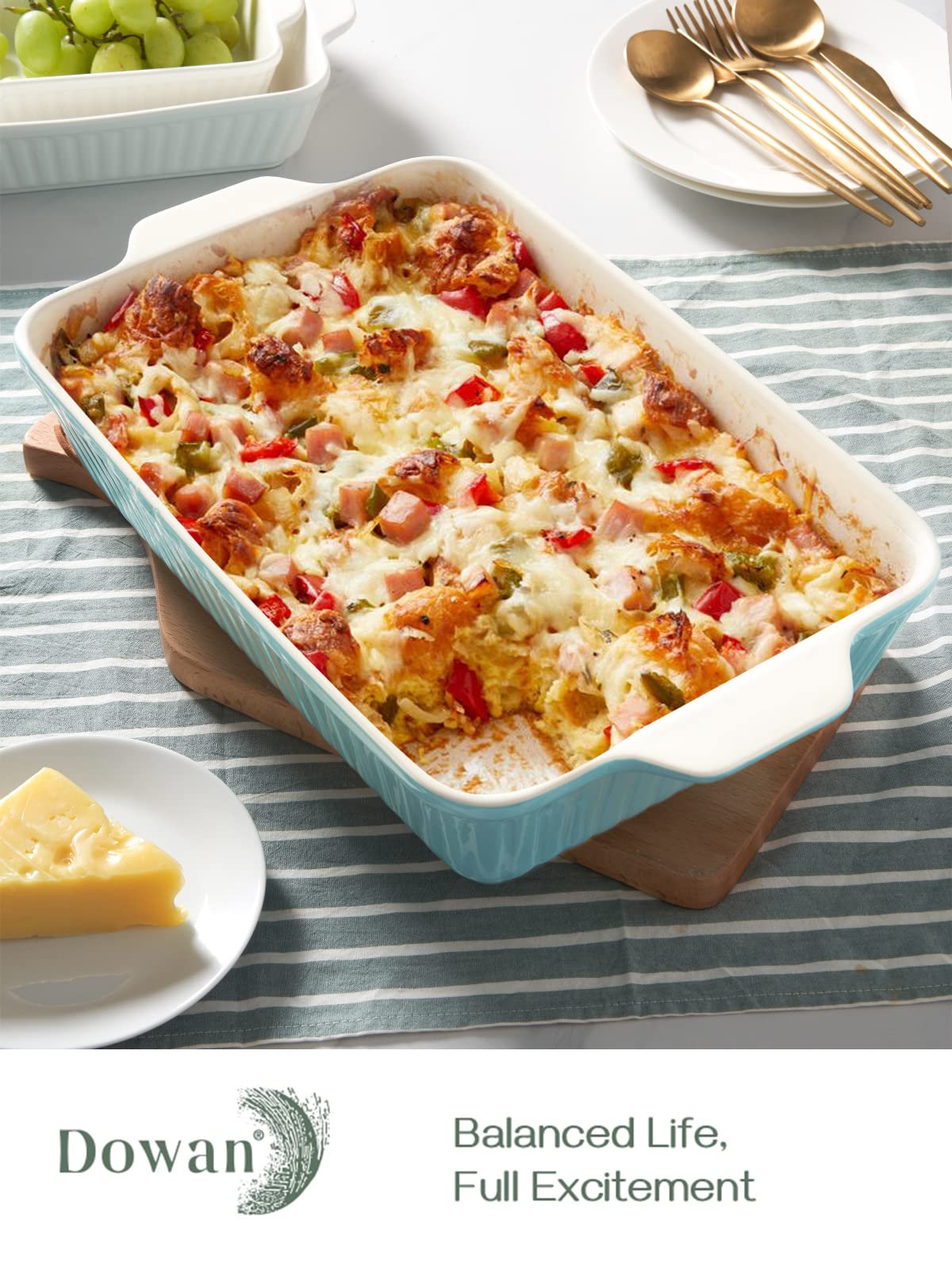 DOWAN deep lasagna pan blue glaze, stain-resistant and easy to clean.
