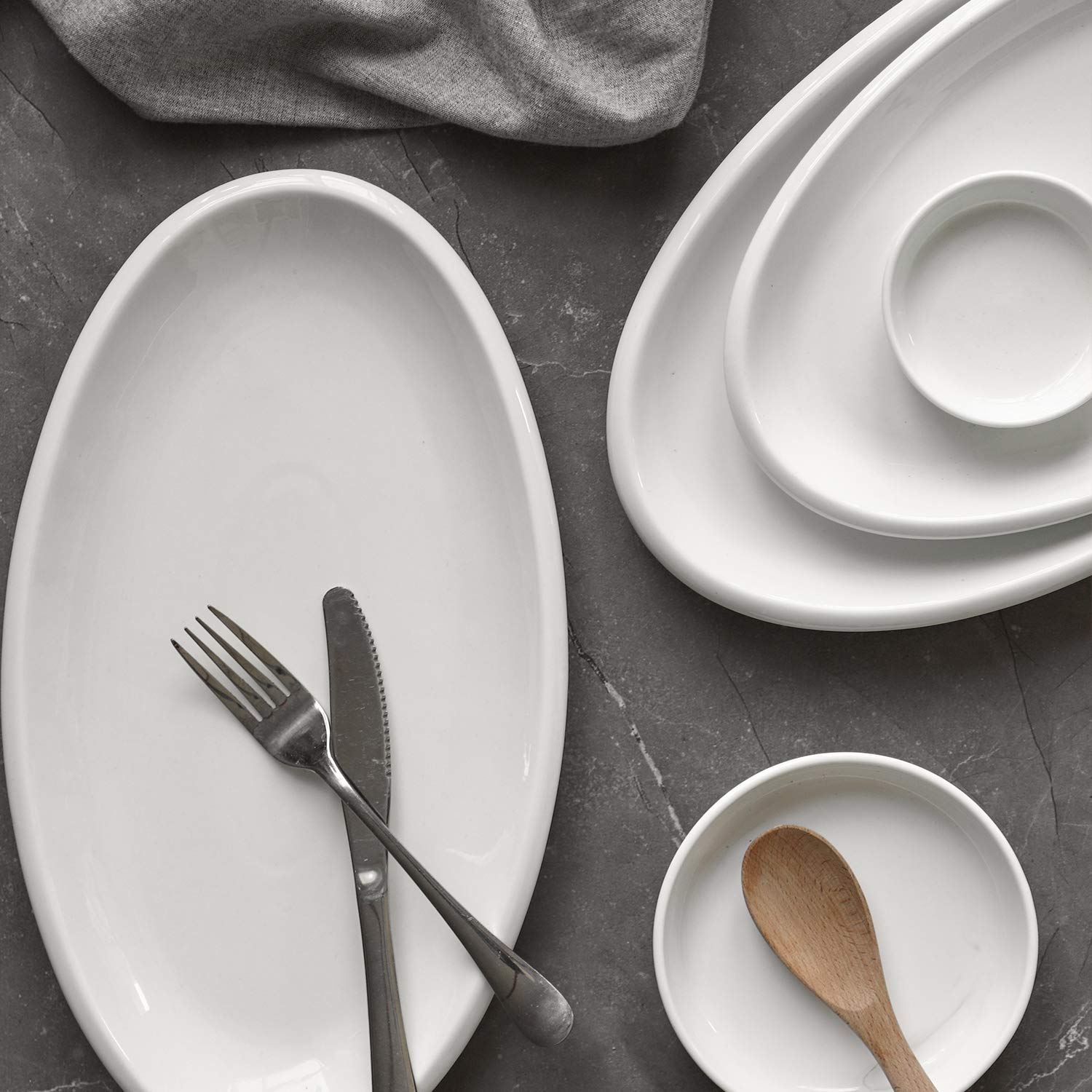 DOWAN durable dishwasher-safe platter for reliable family gatherings.