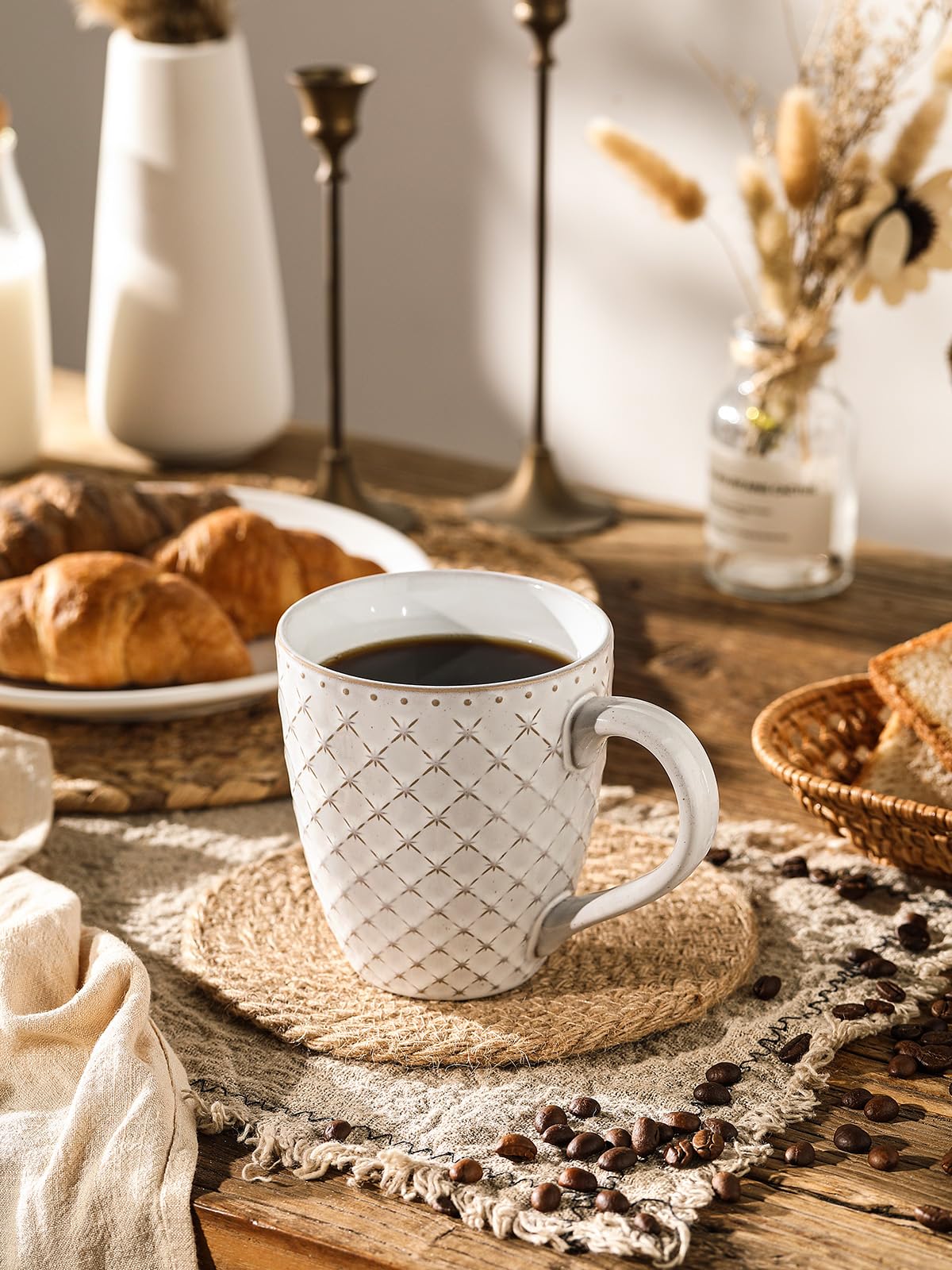 DOWAN embossed coffee mug set suits gift occasions and everyday rituals.