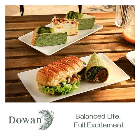DOWAN microwave and oven-safe platter suitable for quick reheats and elegant tables.