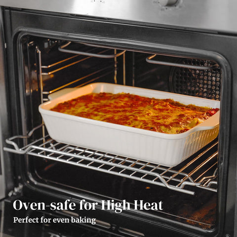 DOWAN small rectangular baking dish with handles for compact storage.