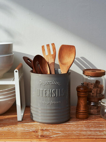 DOWAN farmhouse style utensil holder adds rustic charm while staying practical and easy to clean.