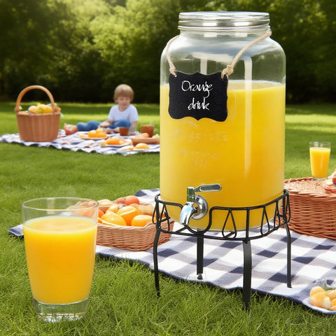 DQAXP clear glass highlights vibrant drinks for a premium table display.