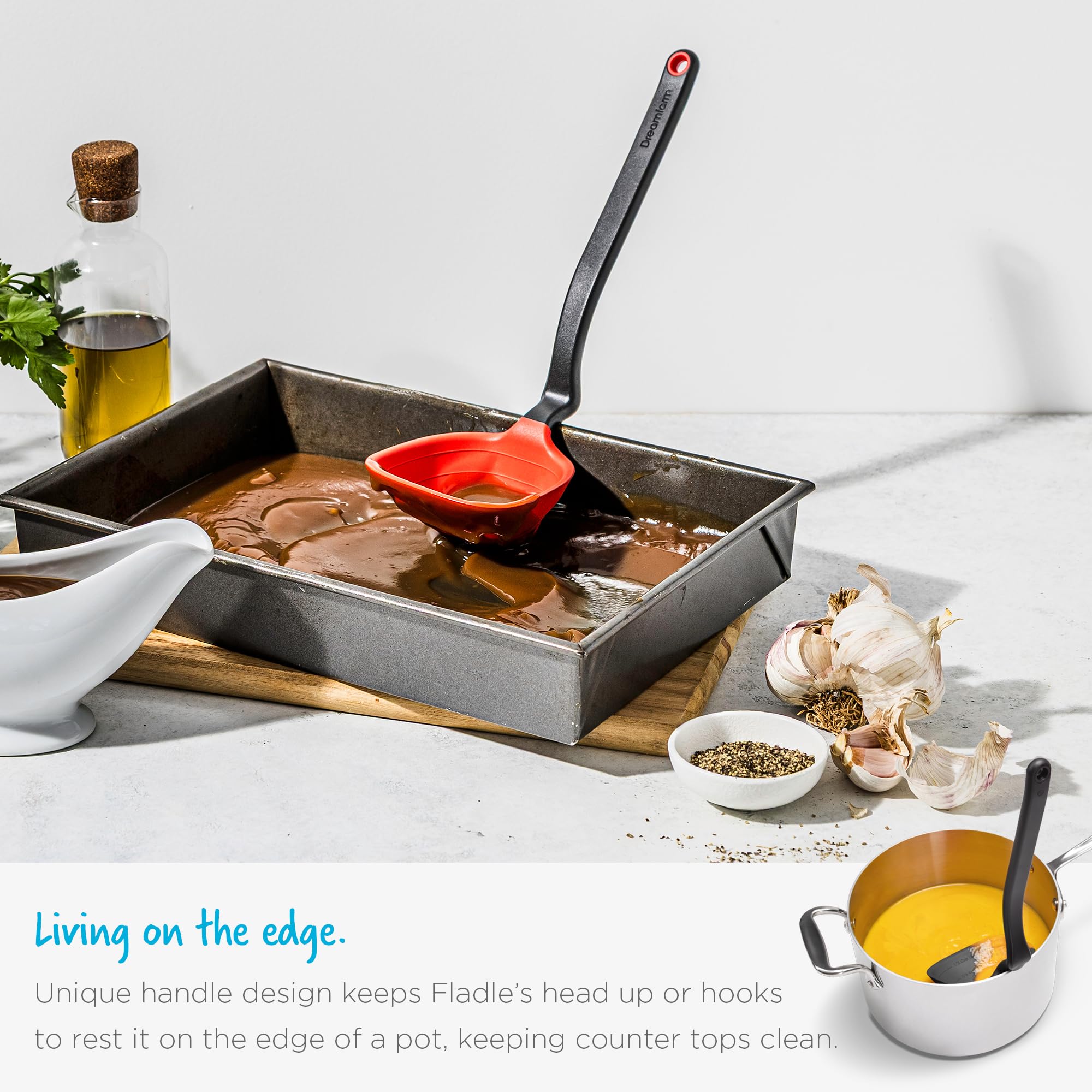 Dreamfarm Fladle heat resistance up to 260°C supports high-heat cooking.