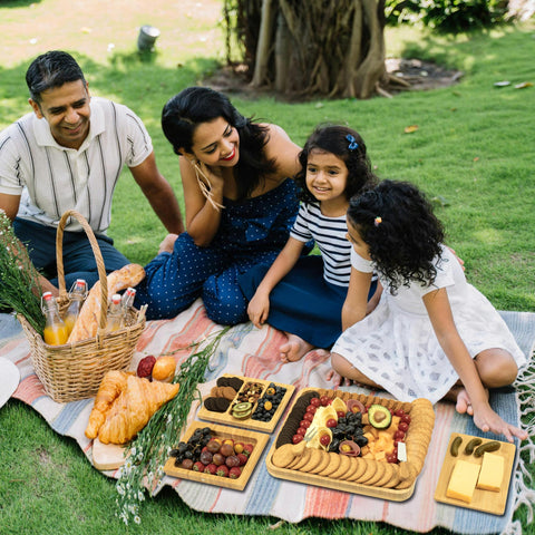 drmvalg Charcuterie board bamboo-base emphasizes sustainable, easy-to-clean foundation