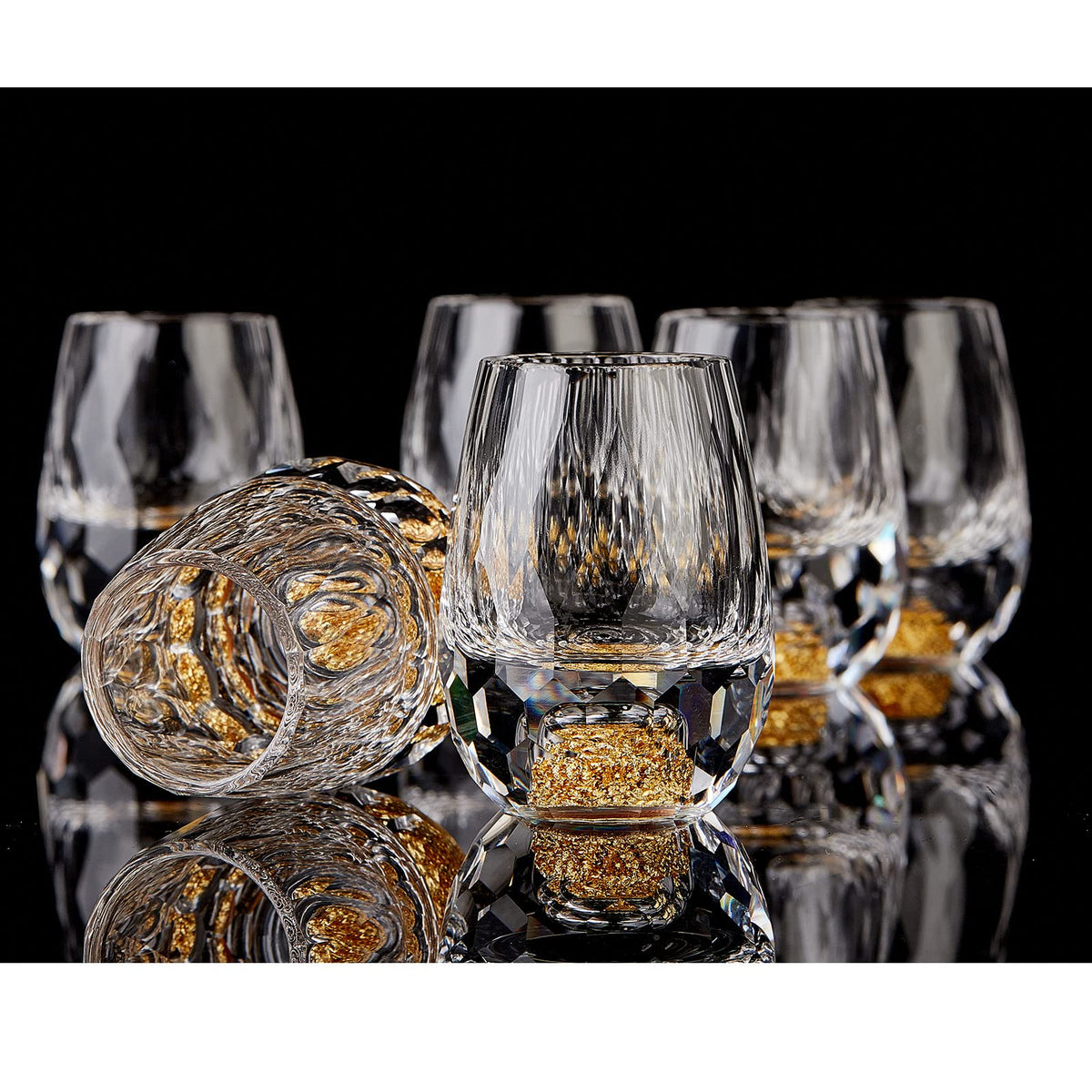 DUJUST Diamond Shot Glasses with diamond facets for elegant tasting and sparkling presentation.
