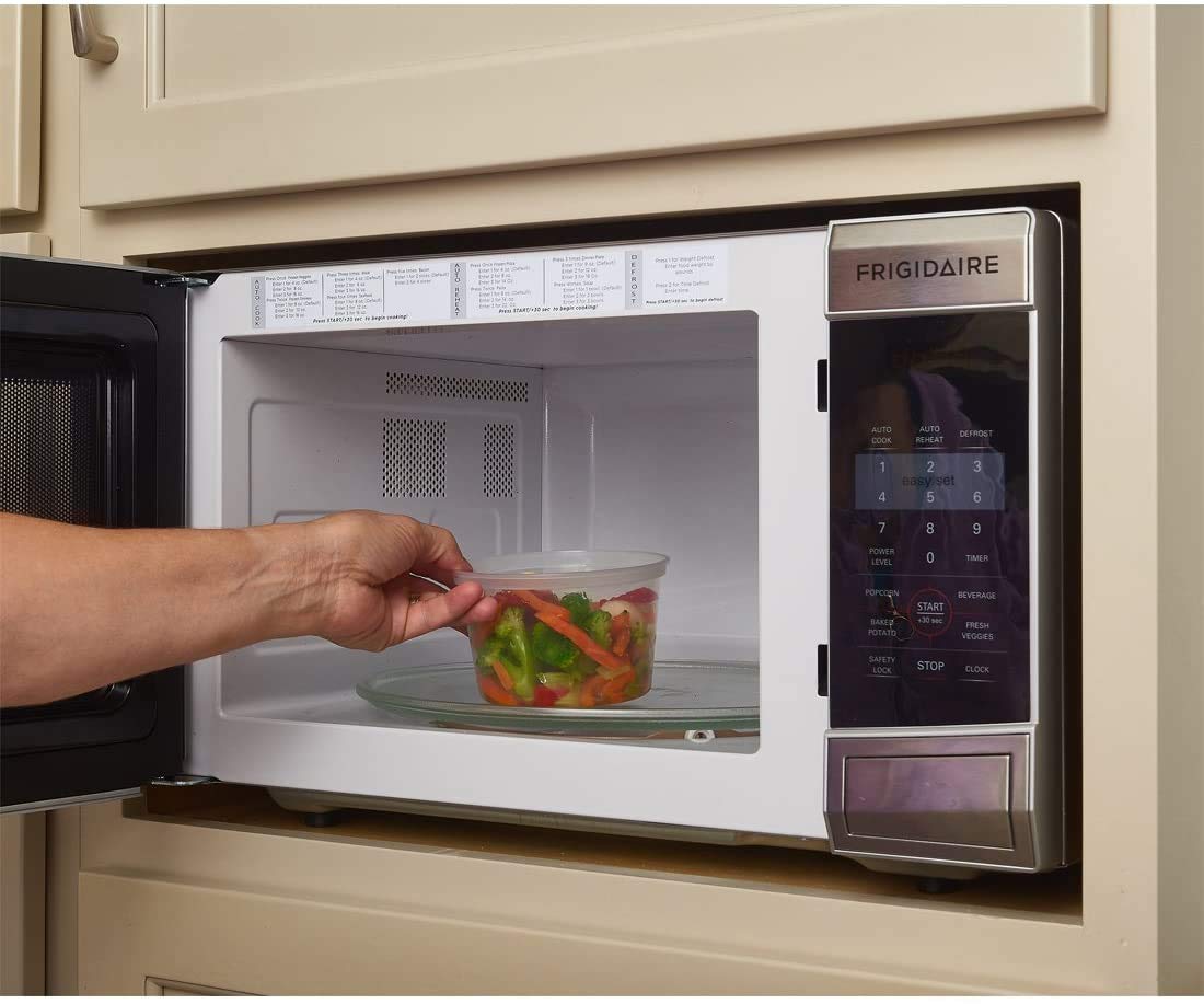 DuraHome stackable lids keep contents sealed, reducing spills during transport.