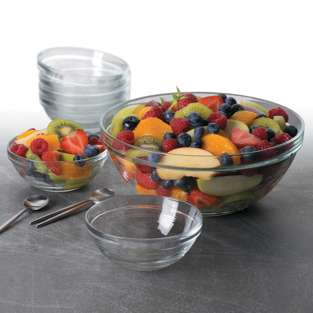 Duralex Lys bowls with collar rim enable stable stacking and easy storage.