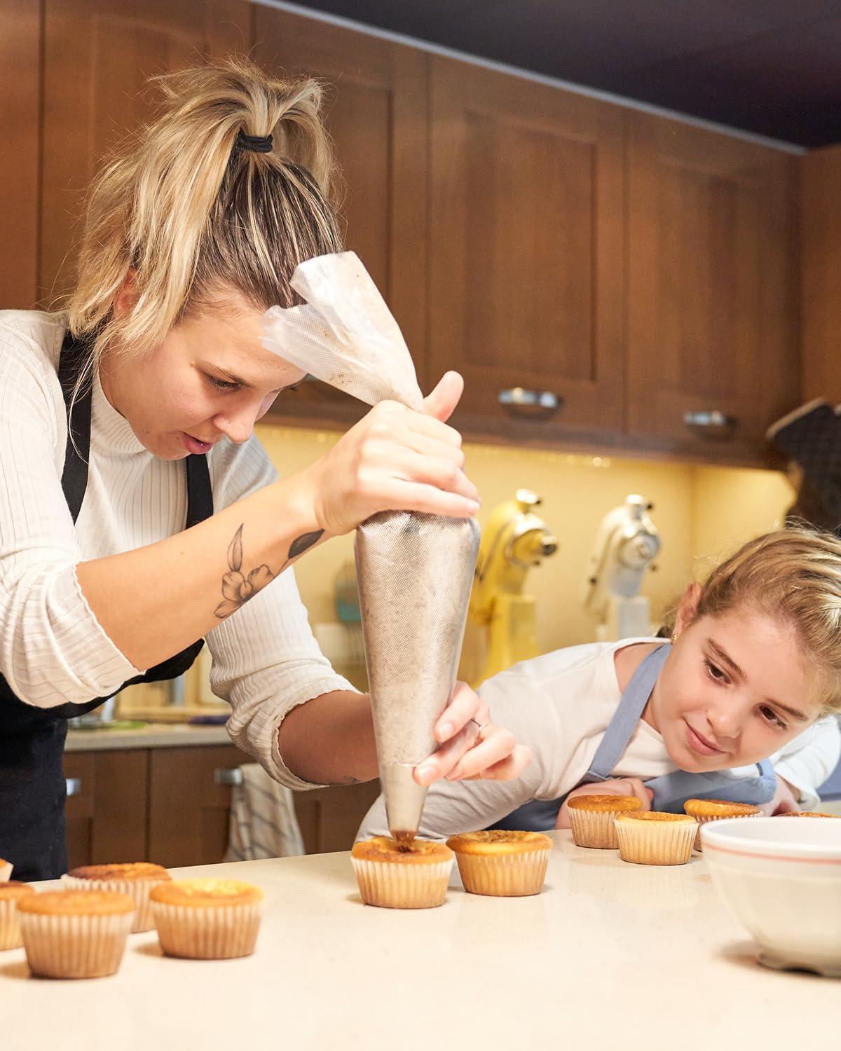 Duskeep 100-pack provides large capacity for bulk baking projects